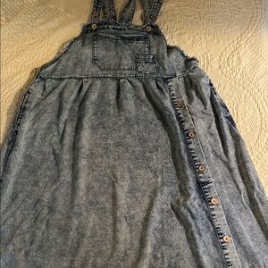 Very soft demon overall dress.  Flow easy fit